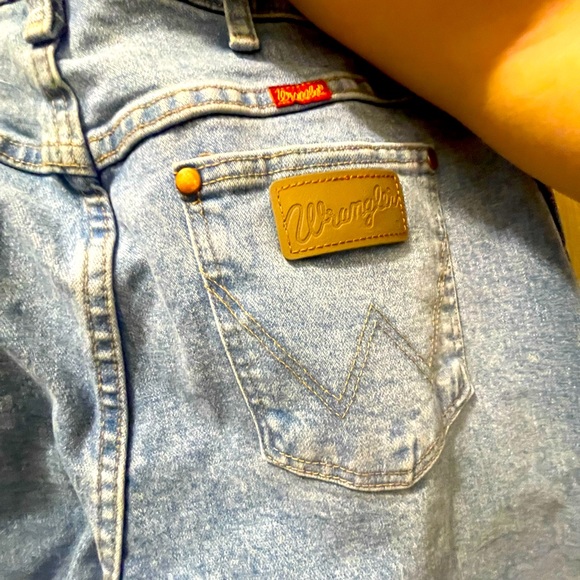 Wrangler Jeans basically Brand New - Picture 1 of 3